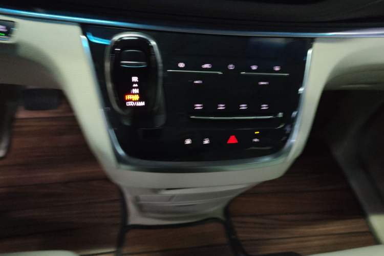 Used Buick GL8 2021 Land Cruiser Executive Class 652T Comfort Model
