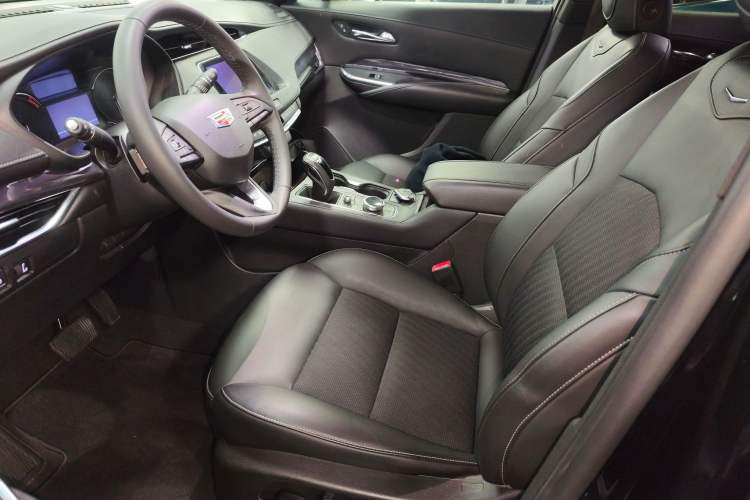 Used Cadillac XT4 2018 28T Two-Wheel Drive Tech Version