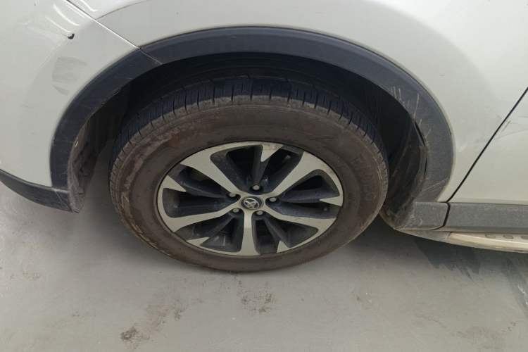 Used Toyota RAV4 2016 2.0L CVT Two-Wheel Drive Fashion Edition China V Standard