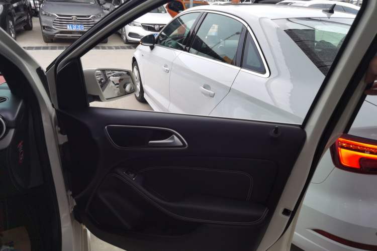 Used Mercedes-Benz B-Class 2015 B 200 Sport Edition
