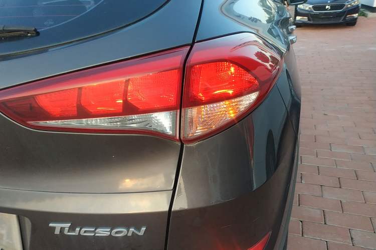 Used Hyundai Tucson 2018 1.6T Dual-Clutch Two-Wheel Drive 15th Anniversary Special Edition
