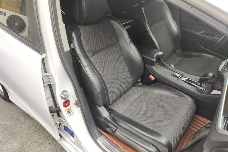 Used Honda Jade 2014 1.8L Automatic Comfort Elite Version 5 Seats