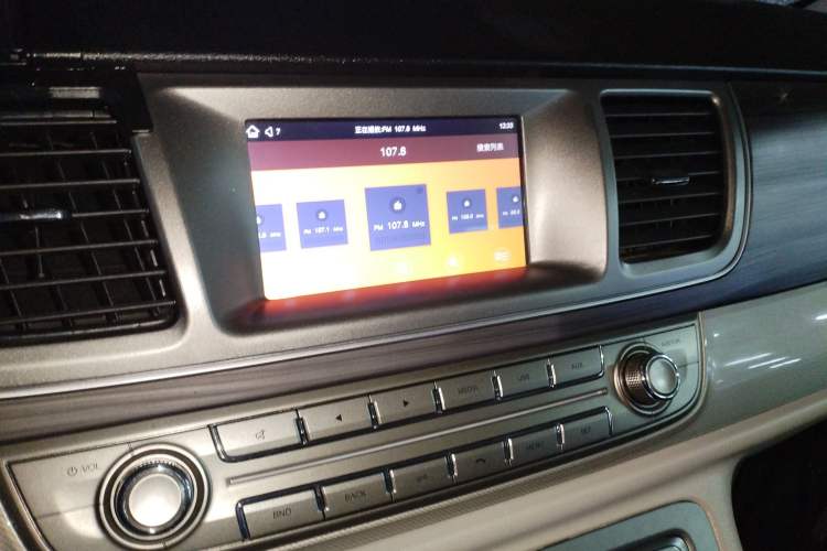 Used SAIC MAXUS G10 2022 2.0T Automatic Elite Edition Gasoline 7-Seater
