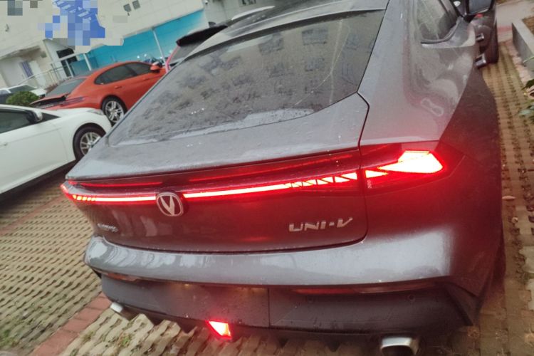 Used Changan UNI-V 2022 1.5T Prestige Version