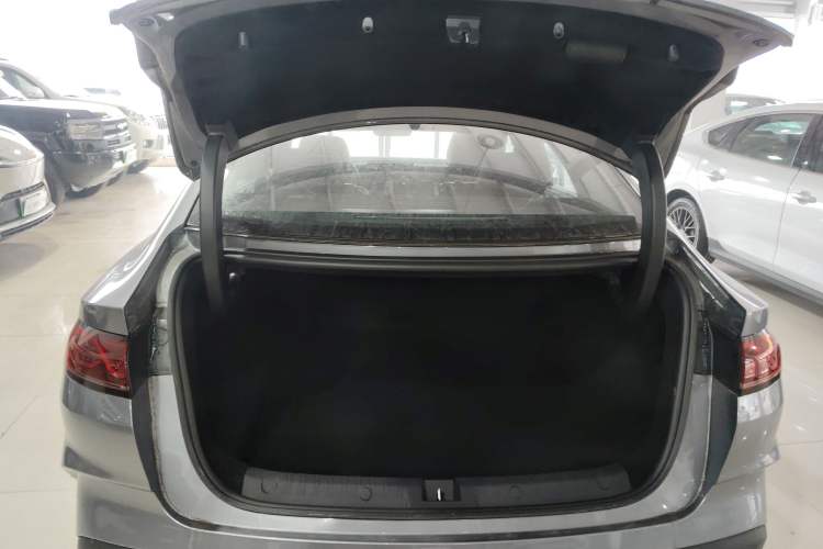 Used BYD Qin L 2025 DM-i Smart Drive 120KM Superior Model