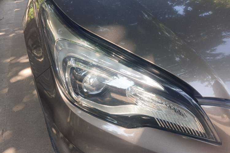 Used Buick Envision 2016 20T Two-Wheel-Drive Elite Model
