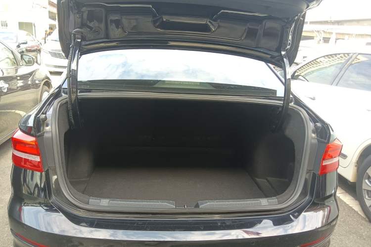 Used Volkswagen Lavida 2021 1.5L Automatic Comfort Edition
