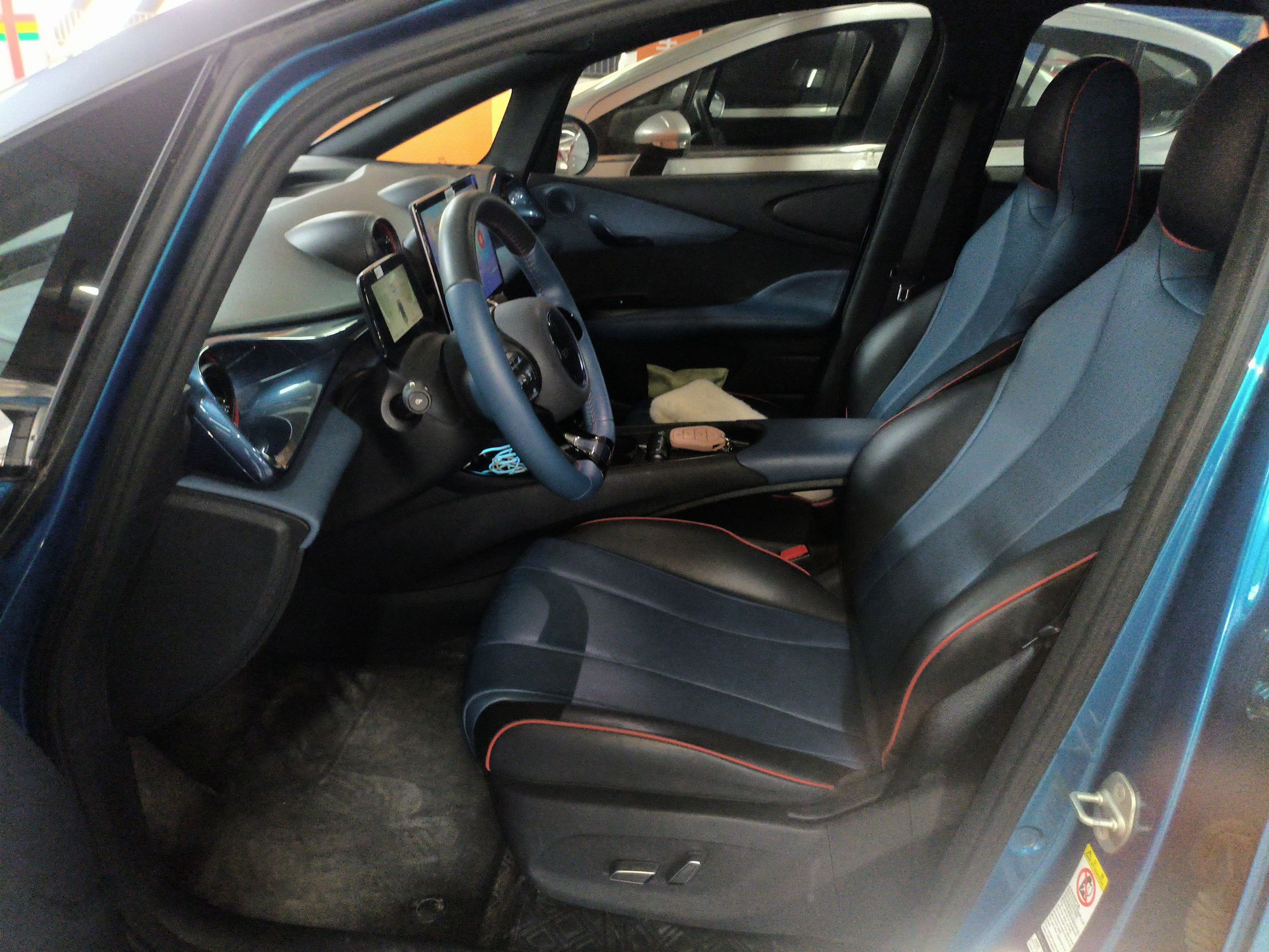 Переднее сиденье в автомобиле