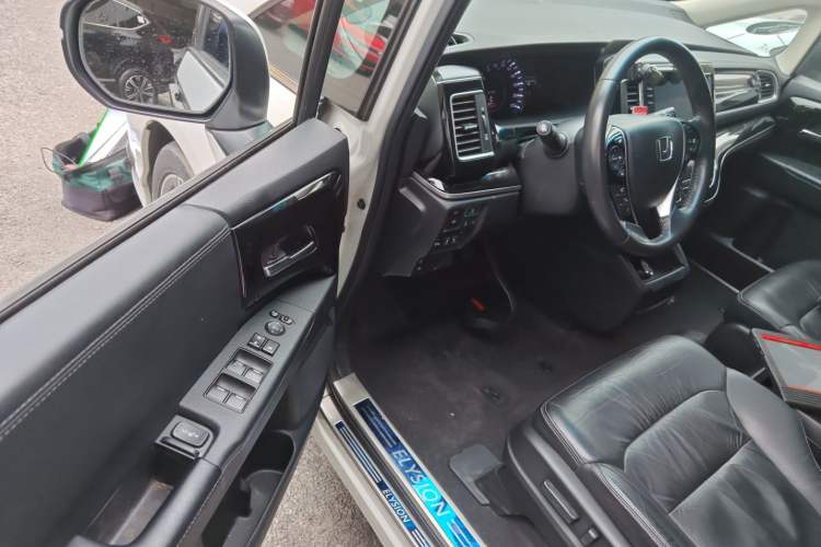 Used Honda Elysion 2019 2.0L Hybrid Luxury Edition
