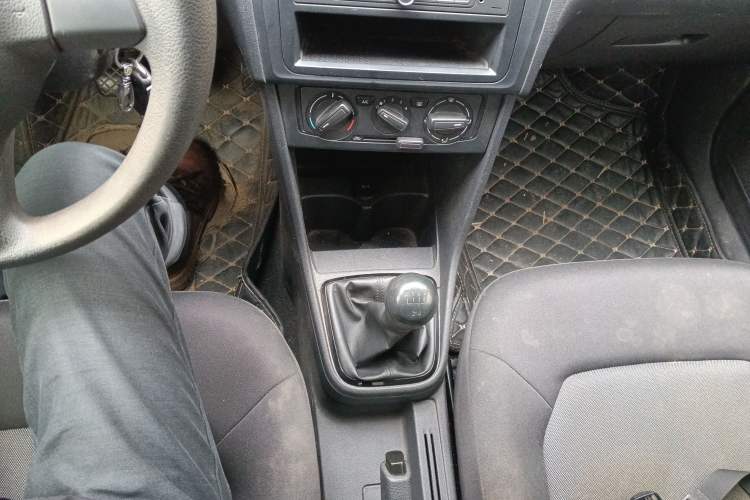 Used Volkswagen Jetta 2015 1.6L Manual Fashion Edition