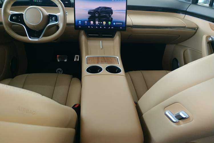 Used Hima Luxeed R7 2024 All-Electric 736 km Ultra