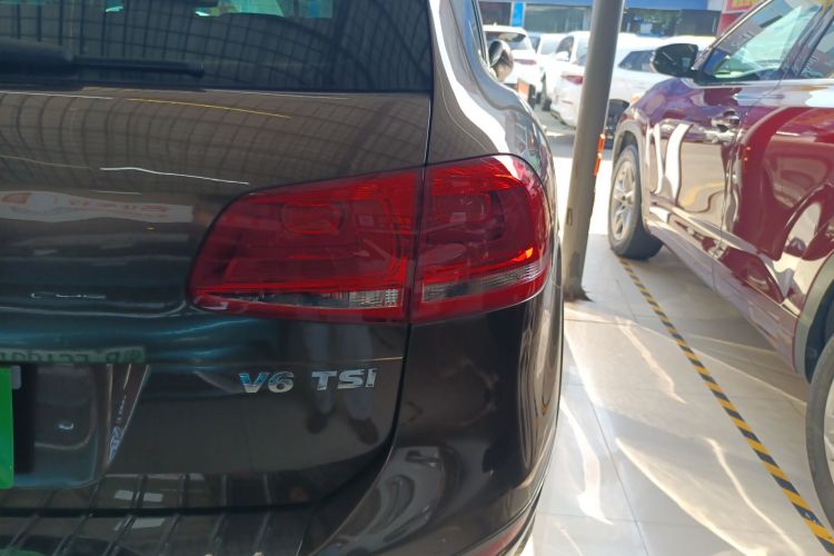 Used Volkswagen Touareg 2011 3.0 TSI Comfort Version
