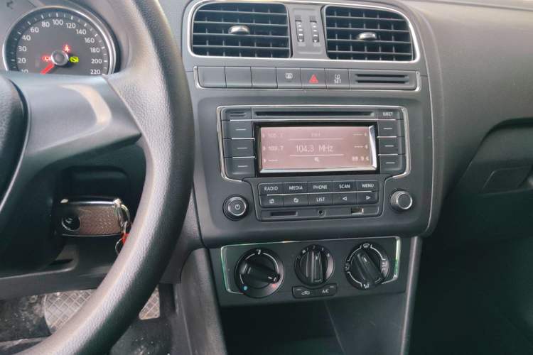 Used Volkswagen Polo 2014 1.4L Automatic Comfort Edition
