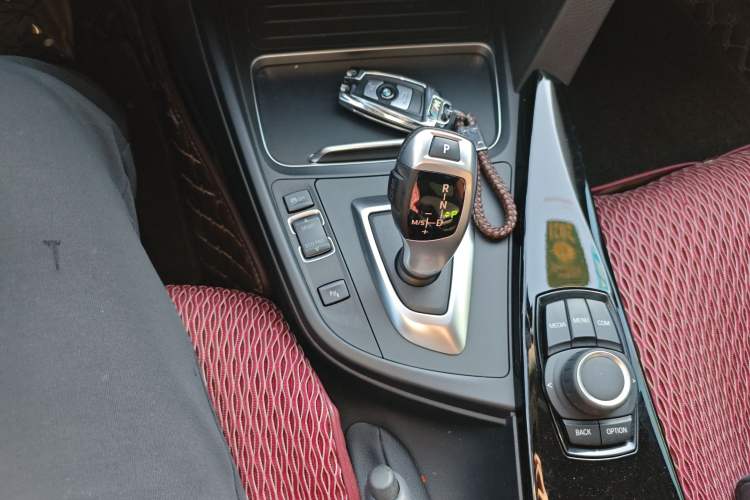 Used BMW 3 Series 2017 318i Fashion Model
