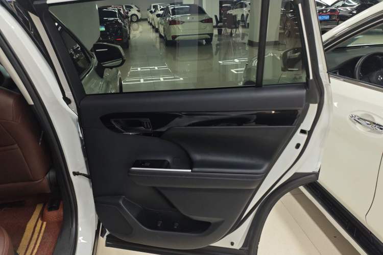 Used Toyota Highlander 2024 2.5L Smart Electric Hybrid Dual-Motor Two-Wheel-Drive Elite Edition 5 Seats
