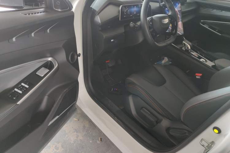 Used Geely Auto Emgrand X7 Sport 2023 Boyue COOL 1.5TD Smart Connectivity Model
