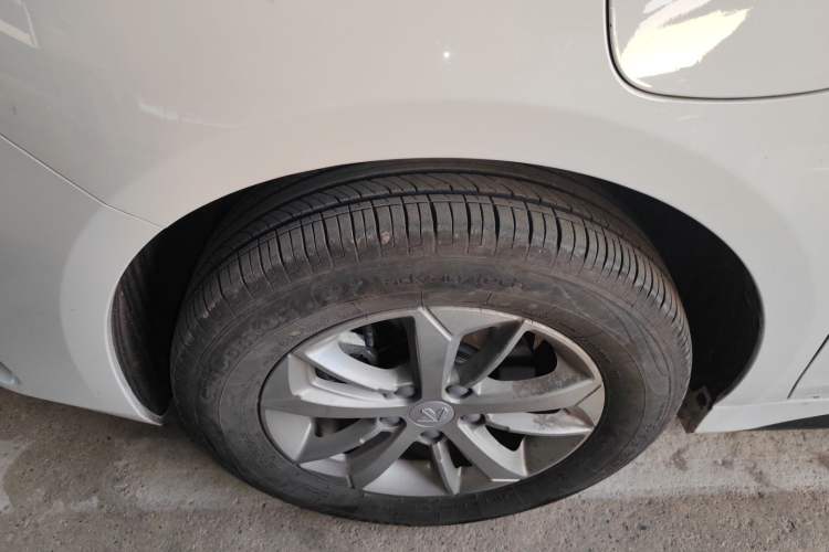 Used Livan Maple 60s 2024 Happiness Customized Full Vehicle—Taxi-Dedicated Version
