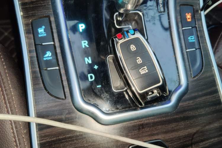 Used Land X7 2015 2.0T Panoramic Prestige Edition
