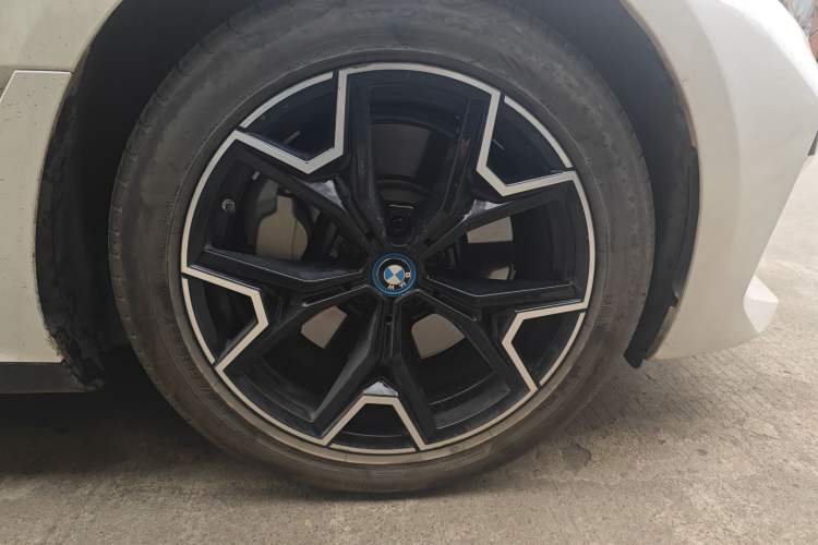 Used BMW i3 2024 eDrive 40 L Midnight Edition
