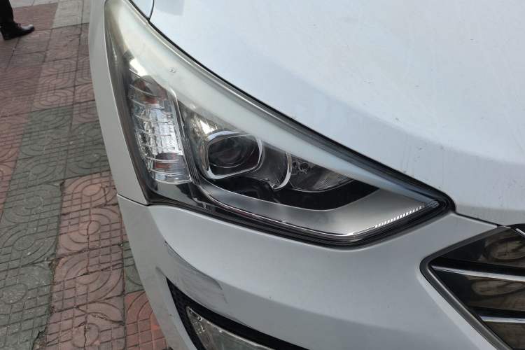 Used Hyundai Santa Fe 2015 2.0T Automatic Two-Wheel Drive Smart Version 5 Seats