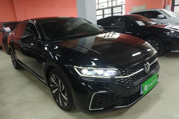 Used Volkswagen Passat 2022 330TSI Starry Luxury Edition