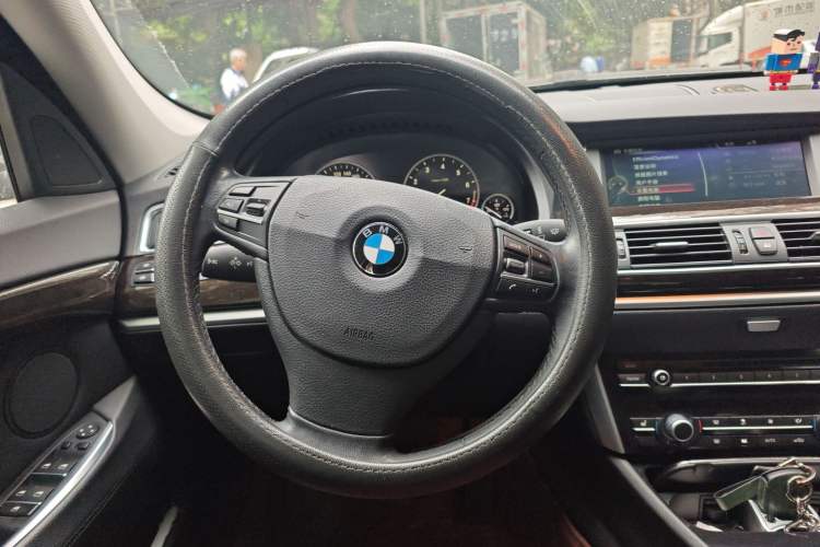 Used BMW 5 Series GT 2014 528i Leading Model