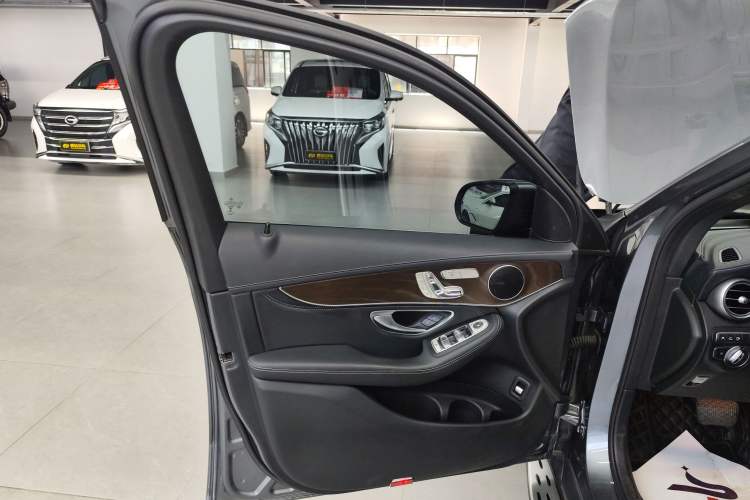 Used Mercedes-Benz GLC 2017 GLC 300 4MATIC Sport Edition
