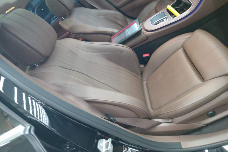 Used Mercedes-Benz E-Class 2023 Facelift E 260 L
