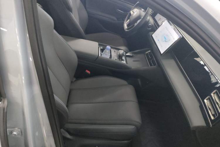 Used BYD Qin L 2025 DM-i Smart Drive 120KM Superior Model
