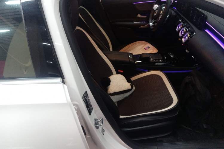 Used Mercedes-Benz A-Class 2022 Revised Version A 200 L Sport Sedan Fashionable Style
