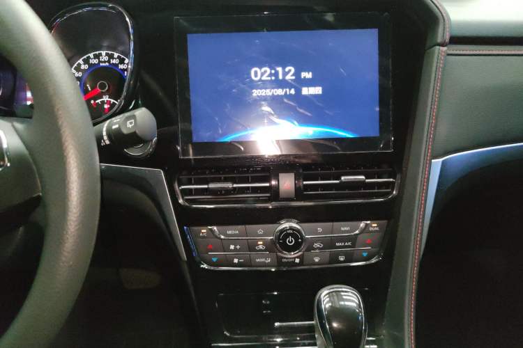 Used Venucia T70 2020 2.0L CVT Elite Edition China VI Standard
