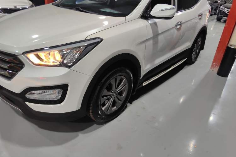 Used Hyundai Santa Fe 2013 2.4L Automatic Two-Wheel Drive Smart Version
