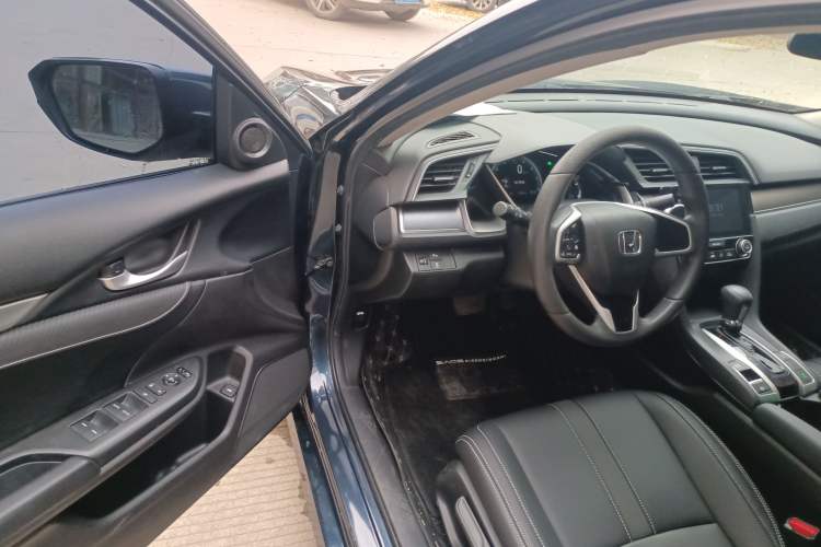 Used Honda Civic 2016 220TURBO CVT Luxury Edition
