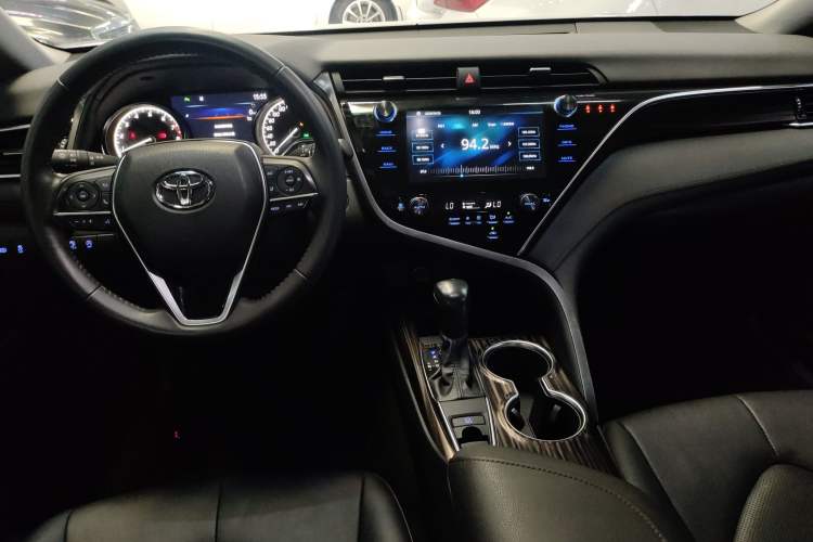 Used Toyota Camry 2019 Revised Version 2.0G Luxury Edition
