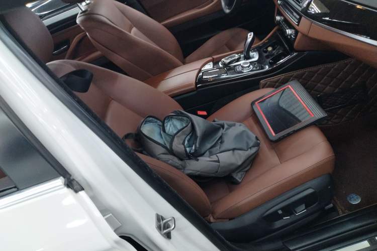 Used BMW 5 Series 2014 525Li Leading Model
