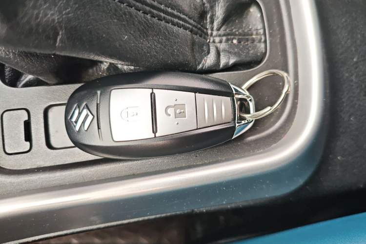 Used Suzuki S-Cross 2015 1.6L CVT Two-Wheel Drive Elite Version
