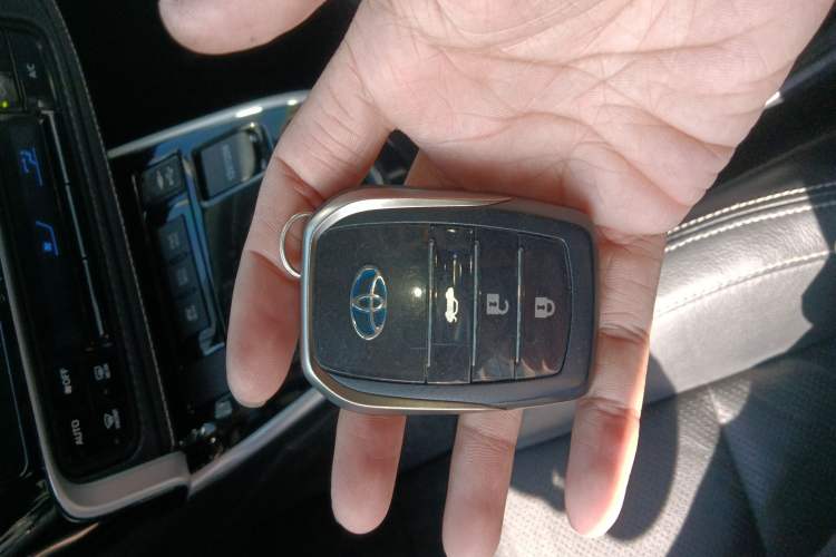 Used Toyota Levin 2017 Revised Dual-Engine 1.8H V E-CVT Luxury Edition China V Standard