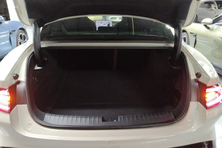 Used Xiaomi Auto SU7 2024 Rear-Drive Long-Range Intelligent Driving Version
