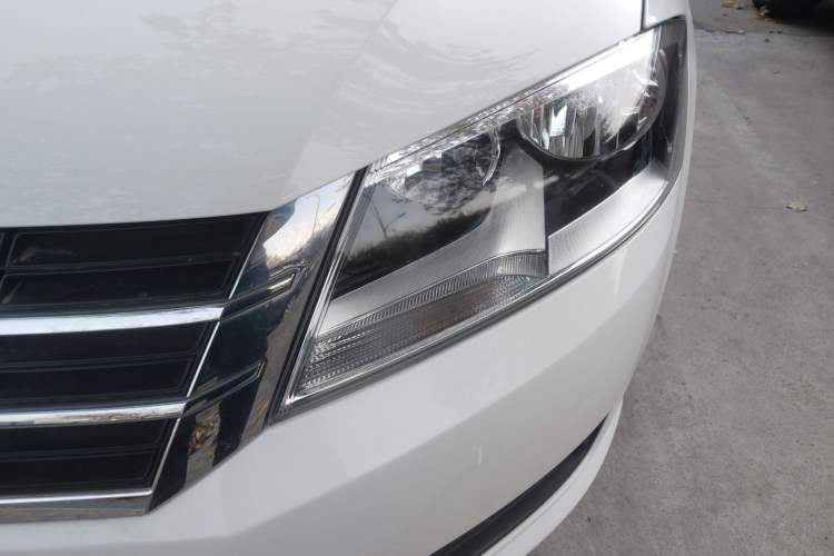 Used Volkswagen Lavida 2013 Revised Classic 1.6L Automatic Fashion Edition