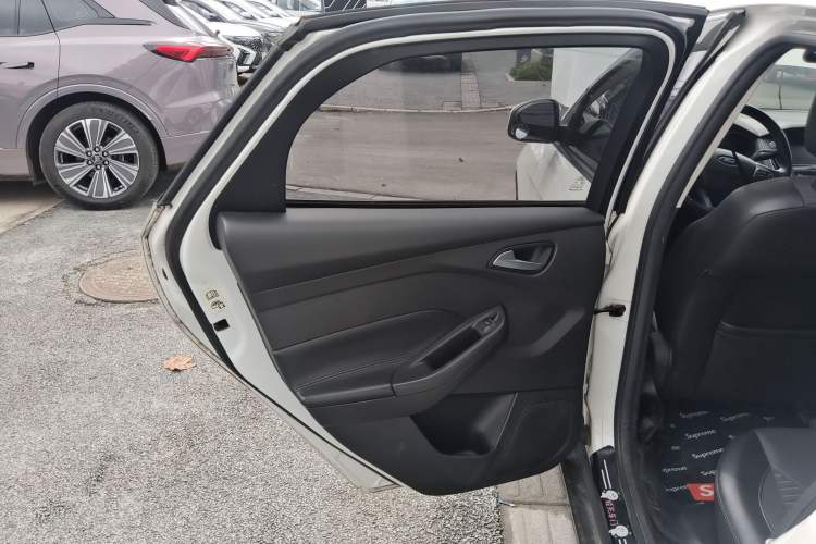 Used Ford Focus 2017 Hatchback 1.6L Automatic Fashion Edition Smart Drive Version