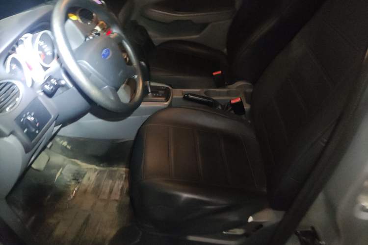 Used Ford Focus 2013 Hatchback Classic 1.8L Automatic Base Model
