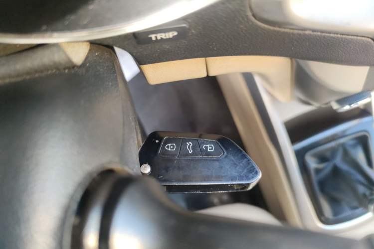 Used Changan Eado 2015 1.6L Manual Luxury Model China V Standard
