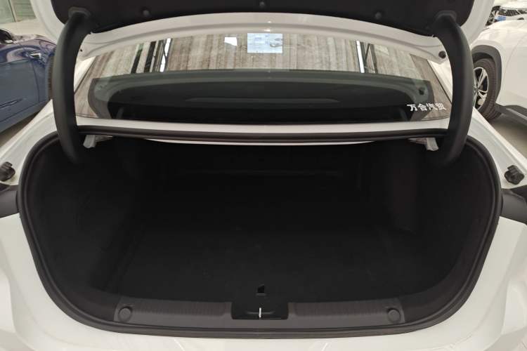 Used  L6 2025 EM-i 140km Explorer+ Edition