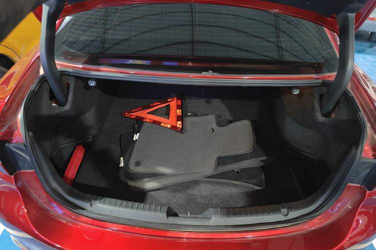 Used Mazda Atenza 2021 2.0L Blue Sky Luxury Edition
