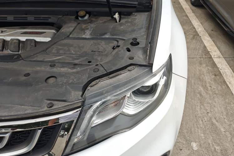 Used Geely Auto Emgrand X7 Sport 2018 1.8TD Automatic Two-Wheel Drive ZhiZun Model with 4G Connectivity
