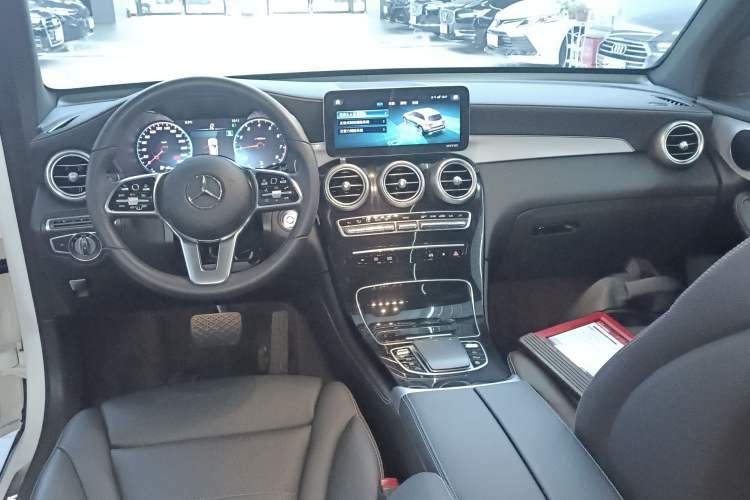 Used Mercedes-Benz GLC 2021 GLC 260 L 4MATIC Dynamic Edition
