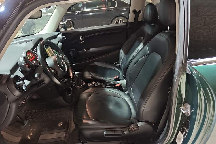 Used  MINI 2014 1.5T COOPER Fun
