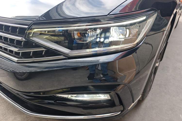 Used Volkswagen Magotan 2023 2 Million Units Commemorative Edition 330TSI DSG Luxury Version
