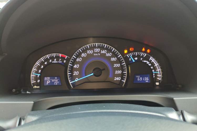 Used Toyota Camry 2016 2.0G 10th Anniversary Leading Edition
