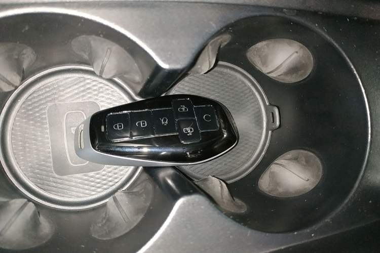 Used Denza D9 2025 DM-i Intelligent Drive 1020 Four-Wheel Drive Flagship Model